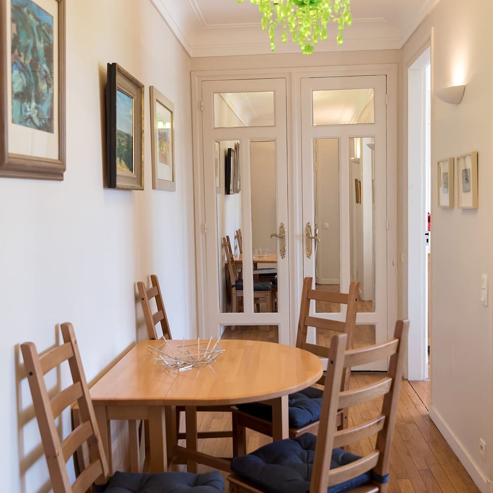 Eiffel Park Peaceful 1 Bedroom Apt Near the Eiffel Tower