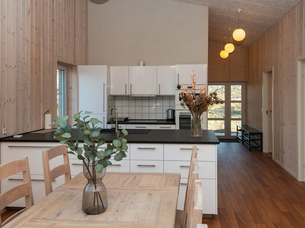 10 Person Holiday Home in Allingabro view 5
