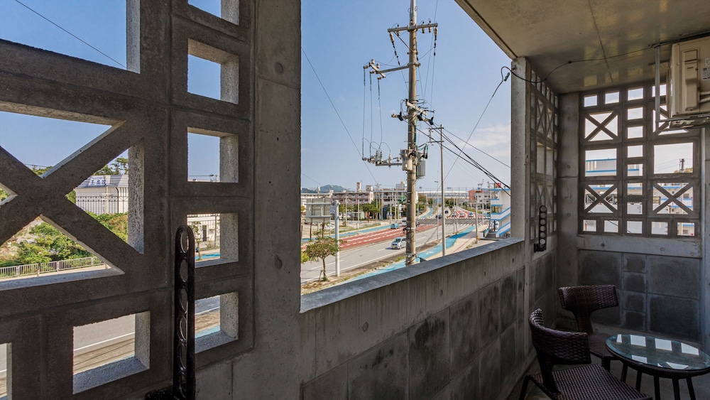 Nago Parkside Condominium TK Stay view 5