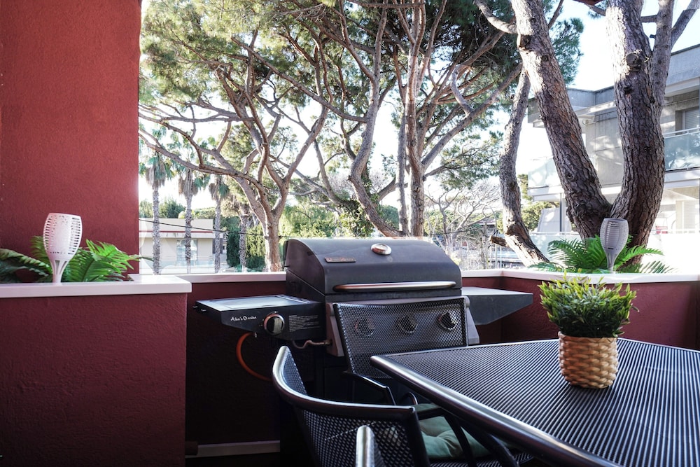 Apartment-4people-parking-castelledefels-bikes-bbq