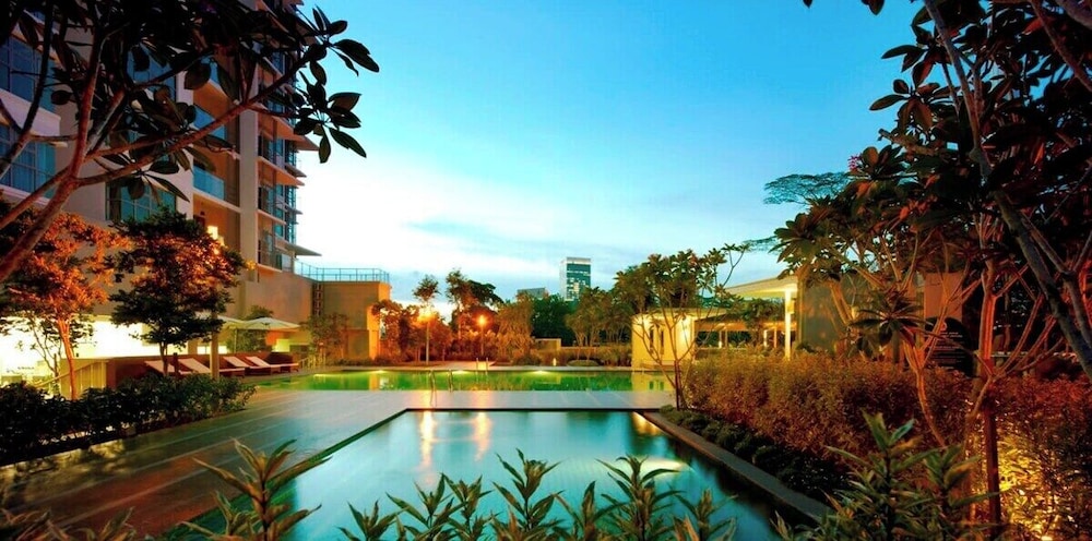 Modern High Floor 3BR Apt Bathtub Bkt Bintang