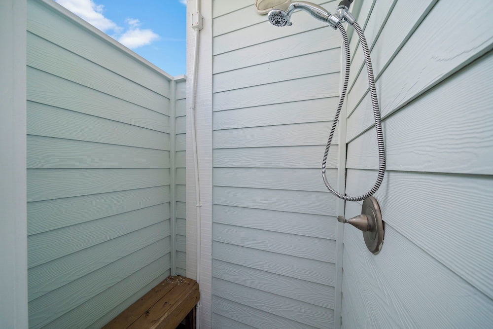 Blue Marlin Bayfront Retreat by Ryson Vacation Rentals