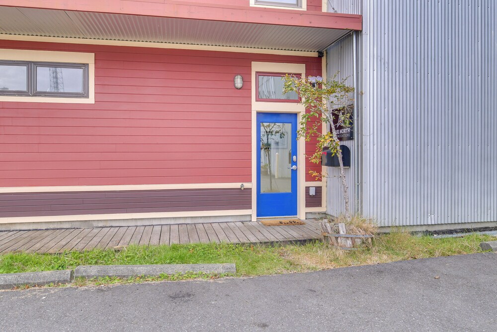 Custom Harborside Loft In the Heart of Ketchikan