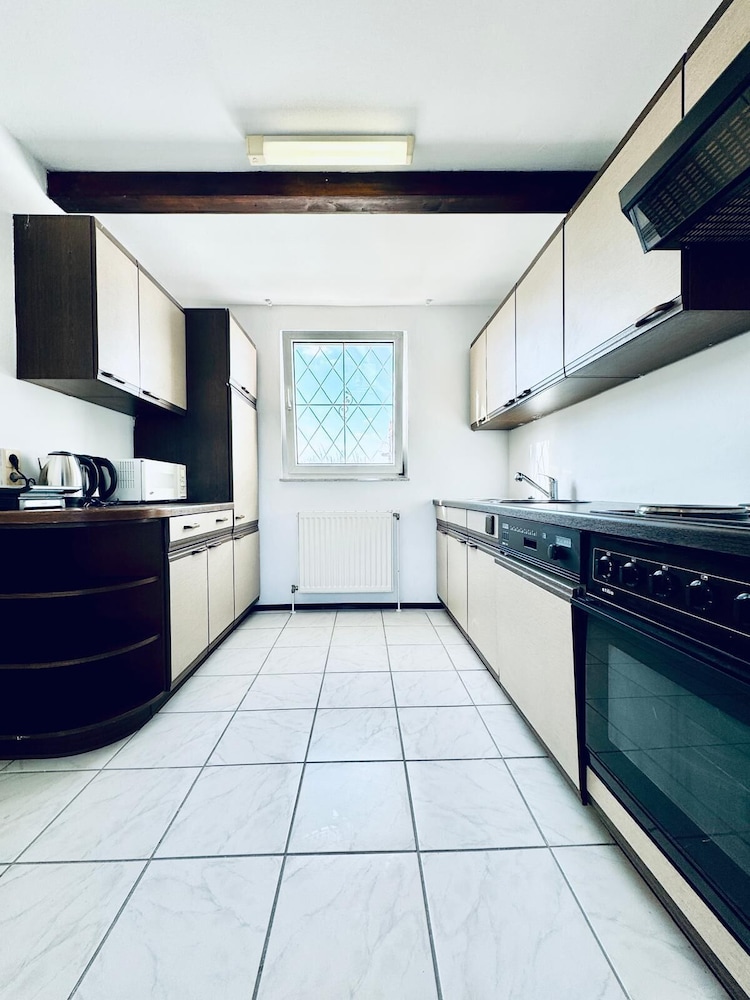 Cozy 7BR Villa Near Blumengarten