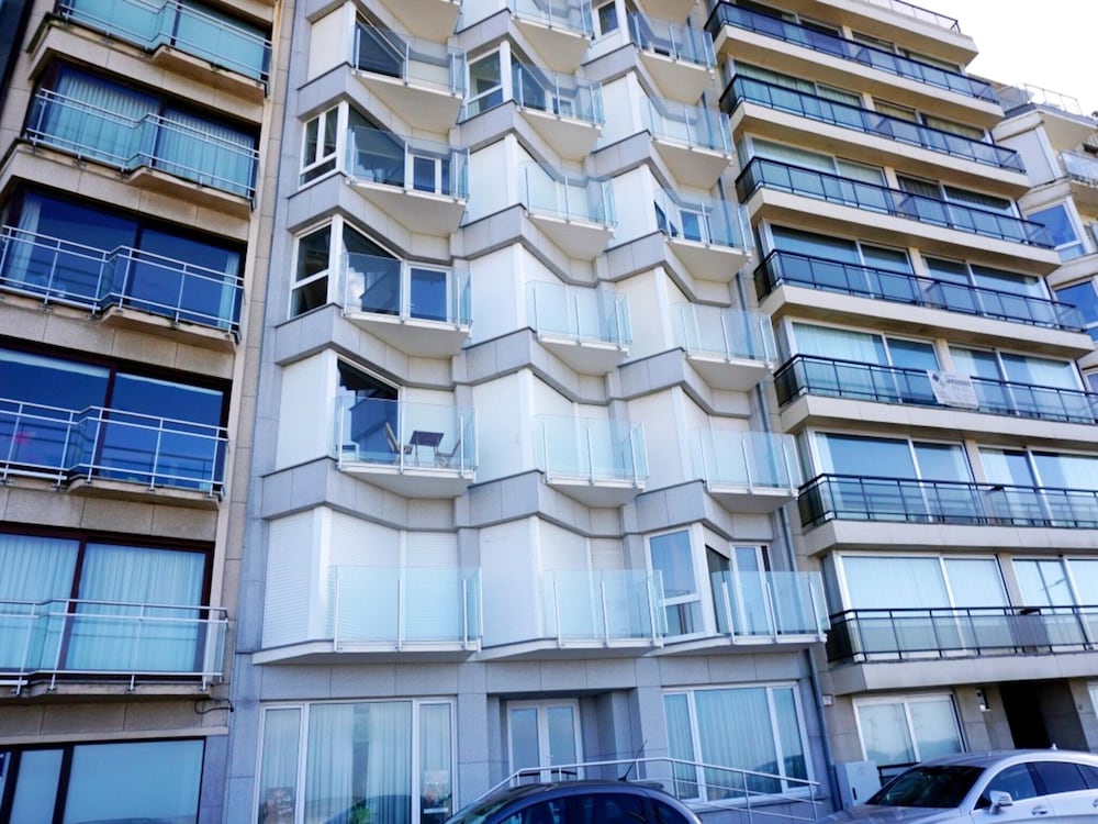 Apartment in Wenduine With Sea Views