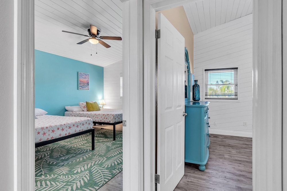 Bates Avenue House