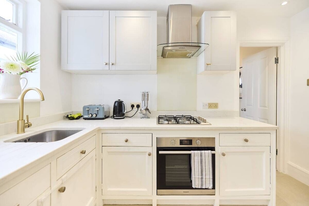 The Fulham Arms - Elegant 3bdr Flat With Terrace
