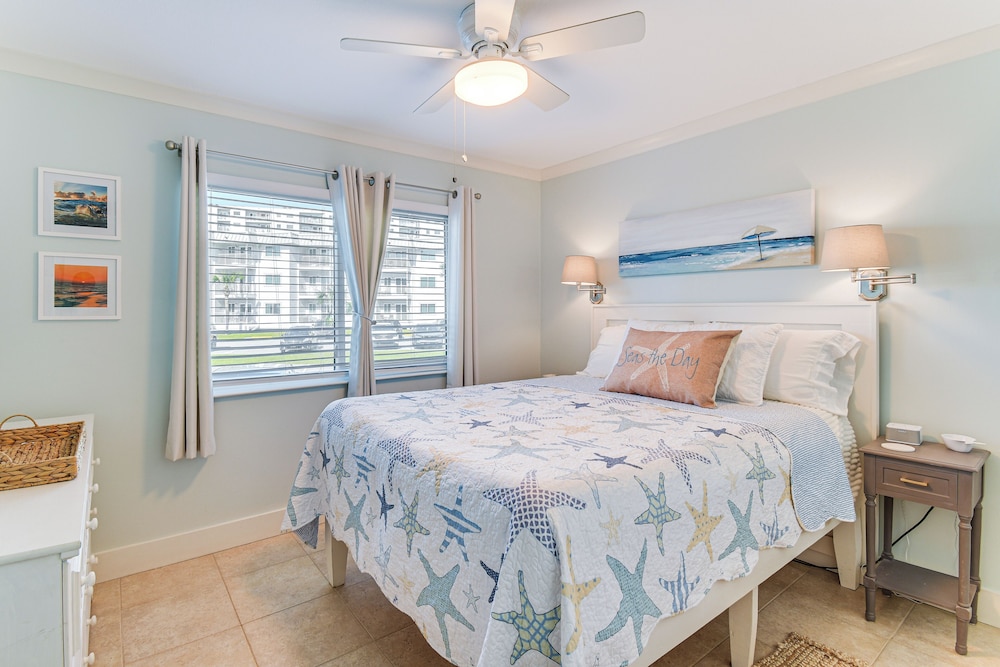 Beachfront Abode w/ Pool Access in Gulf Shores!