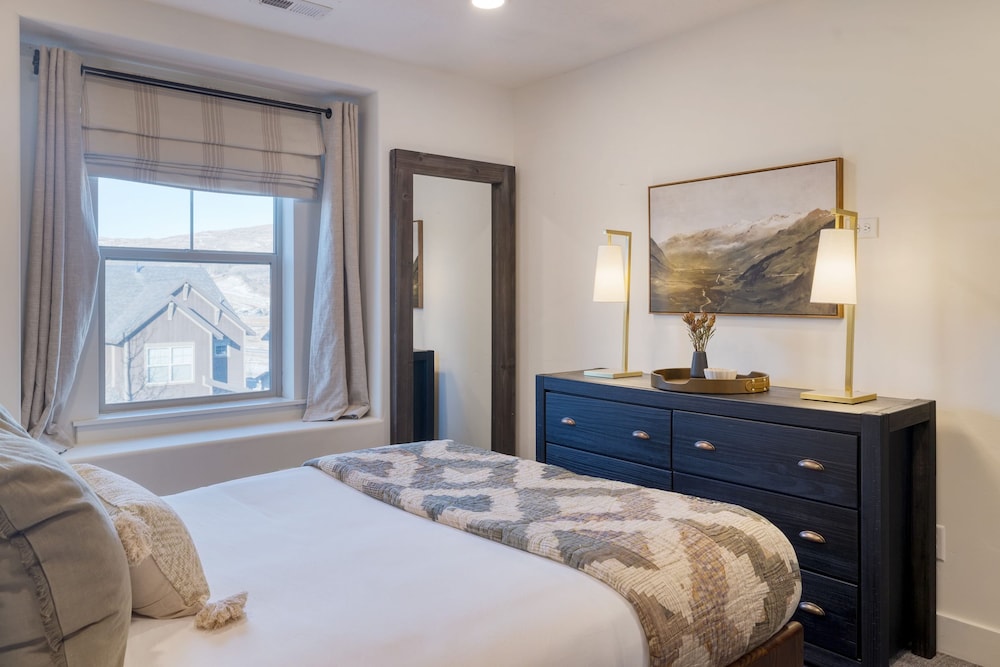 Abigail Drive Year-round Retreat With Hot Tub Near Park City Adventures Skiing
