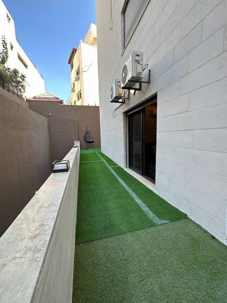 Charming Amman Apartment With Garden and Balcon