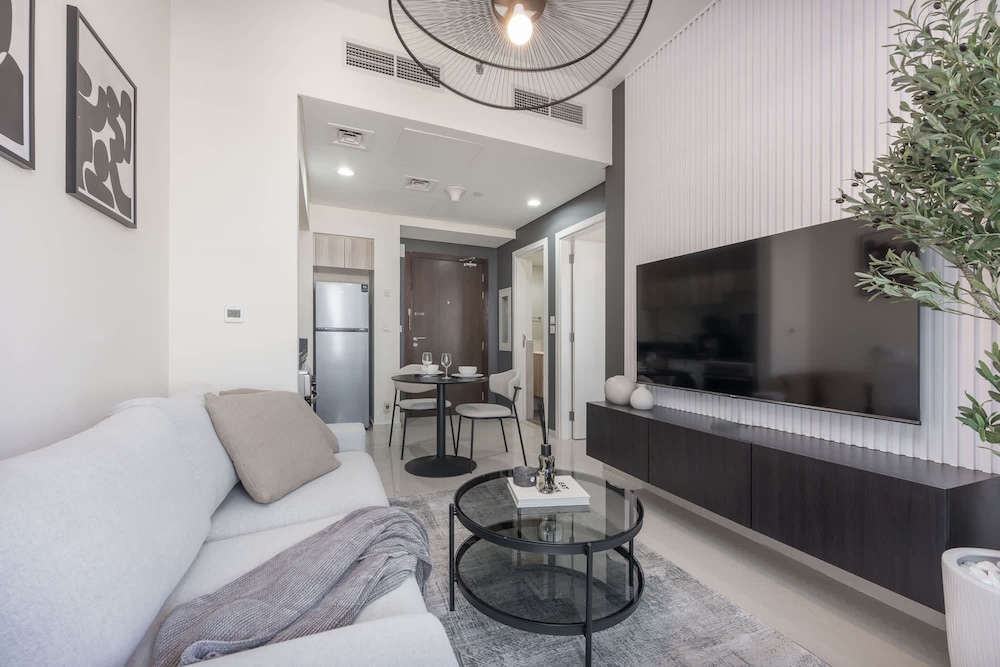 Tranquil 1BR Hideaway in Damac Hills