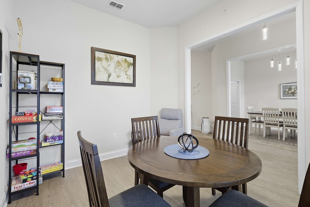 Modern 4BR Retreat Near Beach Heated Pool