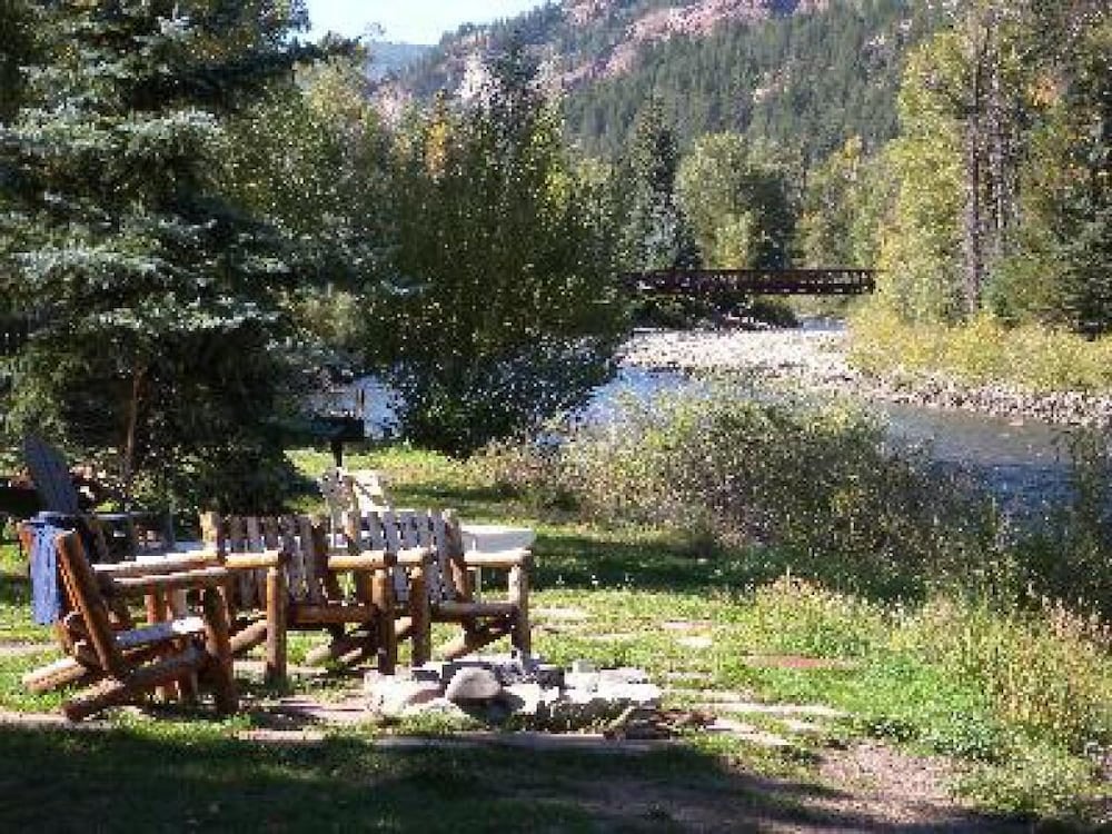 Redstone Cliffs Lodge