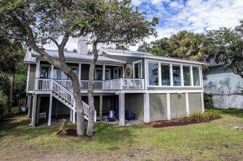 111 Cardinal Crest