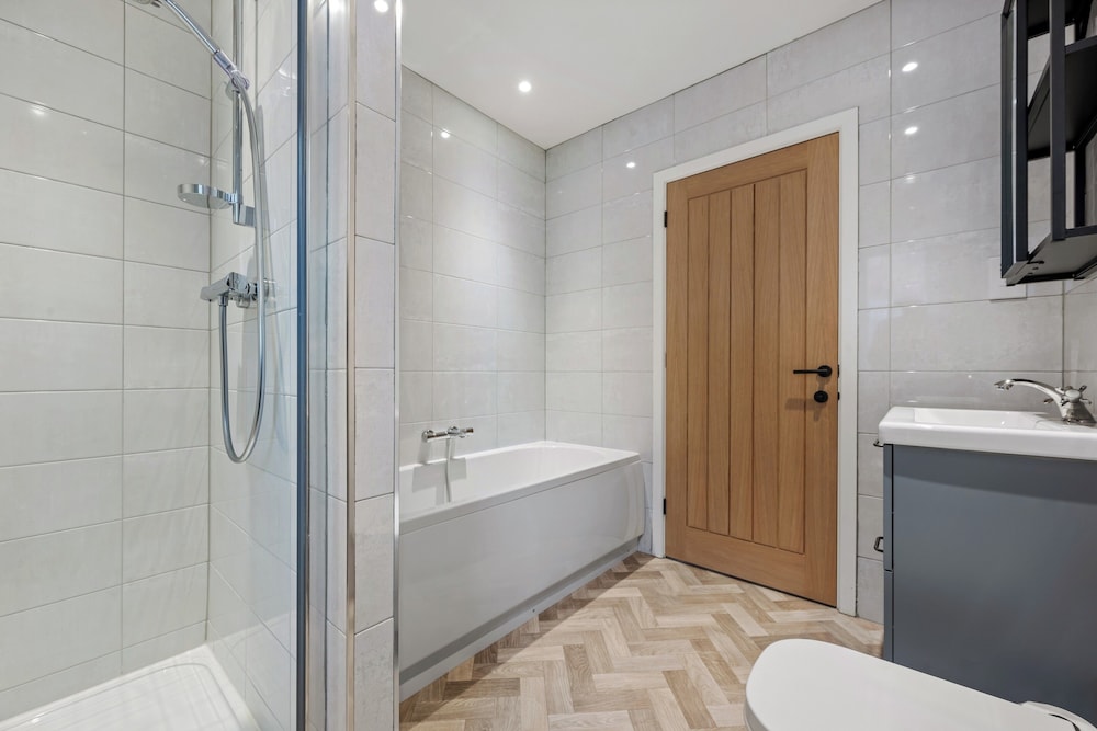 3 Bed Detached House - Sky Tv - Garden - Pets