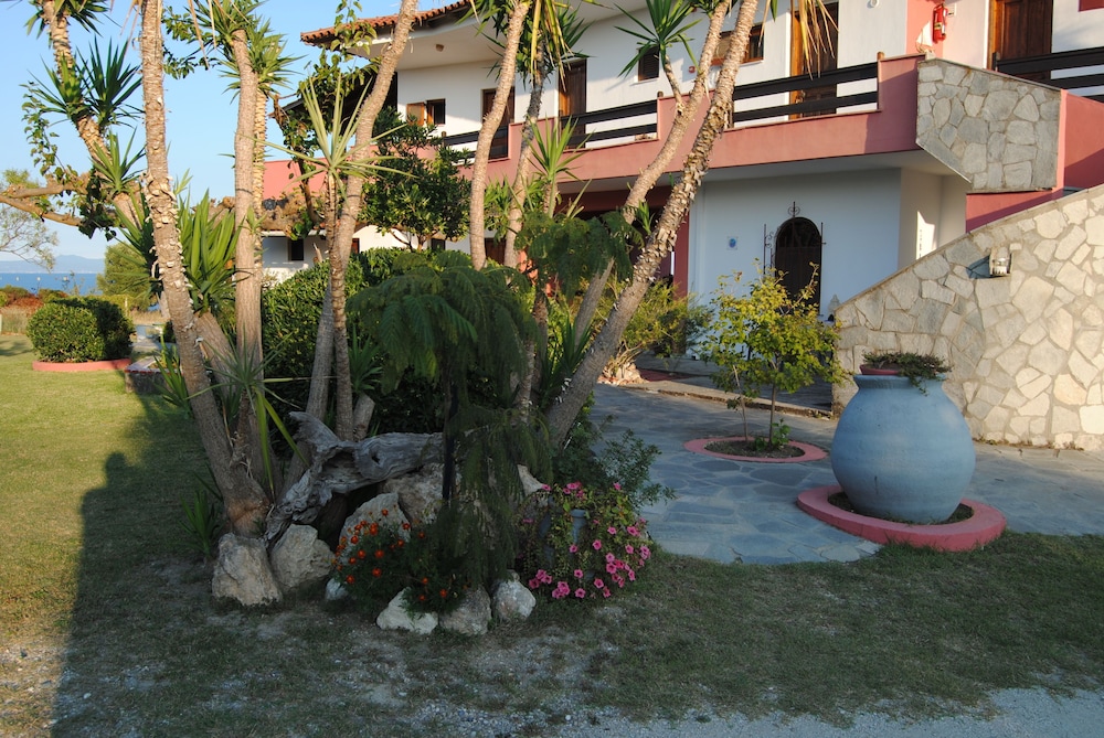 Marianna Apartments
