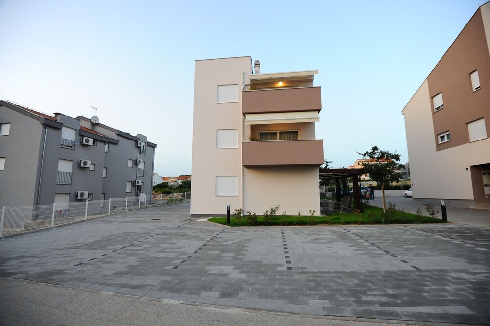 Apartments Hills