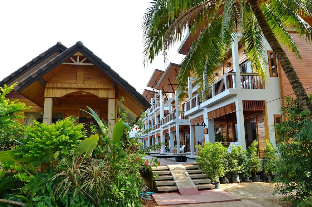 Lanta Miami Resort