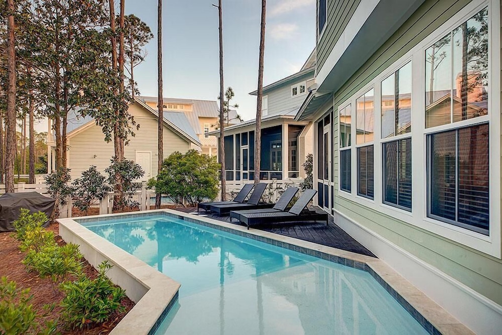 Endless Grace 4 Bedroom Holiday Home by Five Star Properties