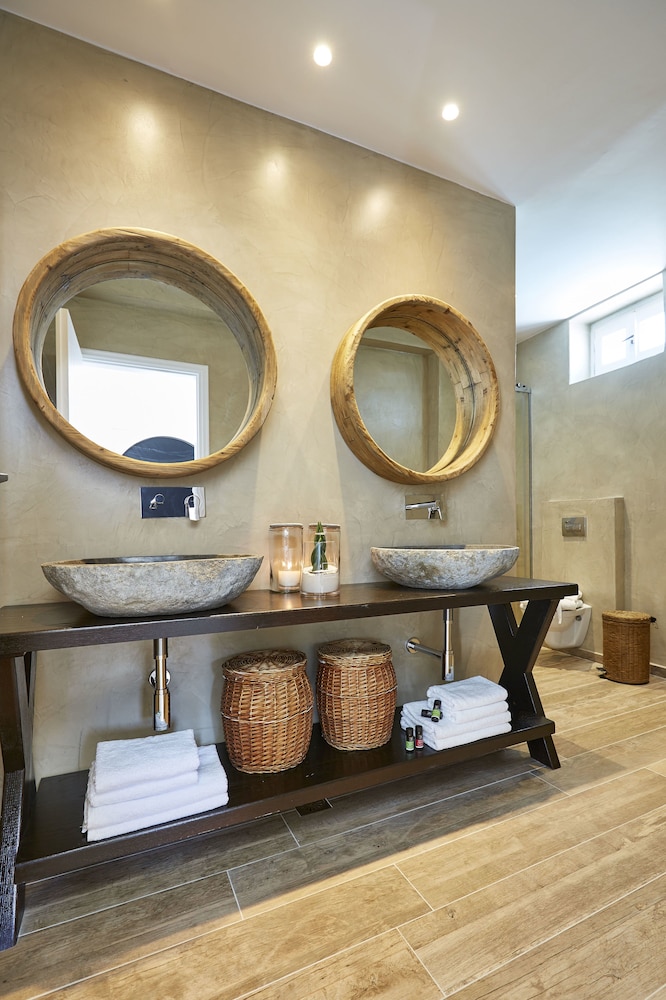 Amor Hideaway Villas