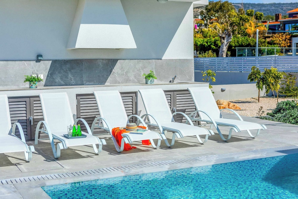Villa Adaris