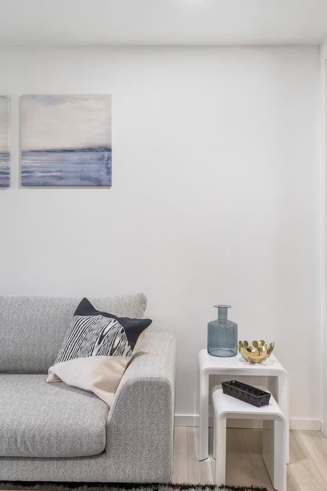 Comfortable Kirkland Home for Family & Remote Work