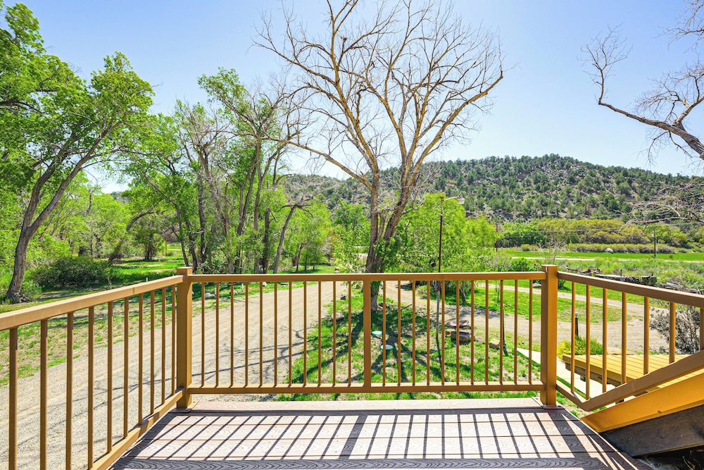 5 Mi to Navajo State Park: Riverfront Cabin!