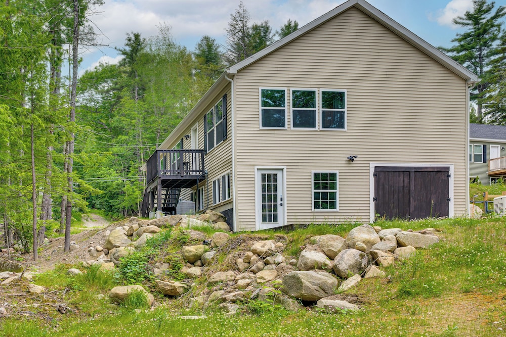 10 Mi to Echo Lake: Wooded Escape w/ Grill!