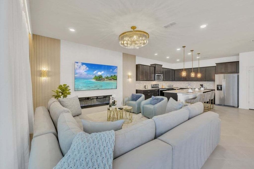 10 Bed 8 Bath Villa Gamesroom & Pool 16284saint 10 Bedroom Villa