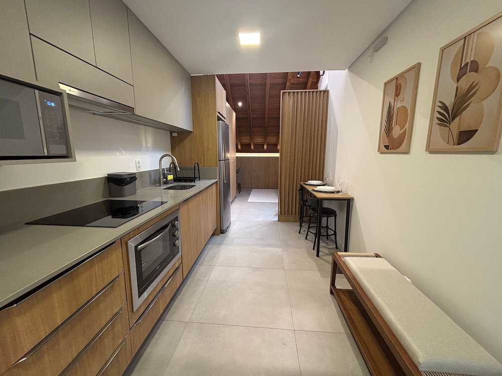 Modern Studio in Downtown Floripa Cma0101