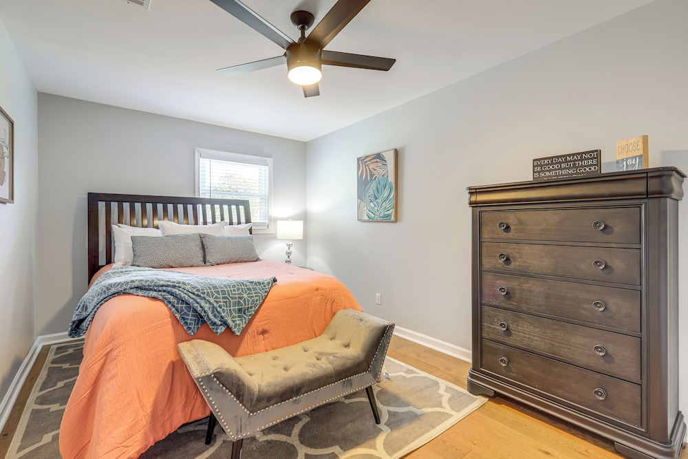 10 Mi to Downtown Macon: Family Home w/ Patio!