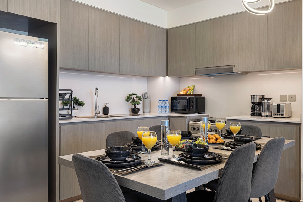 Grande Suites by Hostiva - Burj View