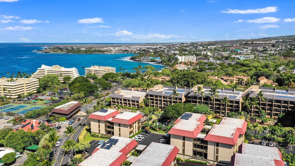 Cozy Hawaiian Unit! - Great Ocean View - Sleeps 4+ - Vrkcv