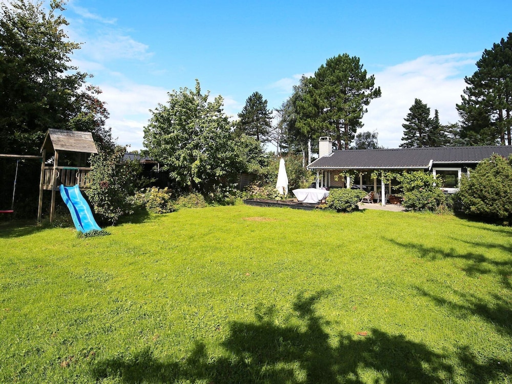 6 Person Holiday Home in Tisvildeleje view 3