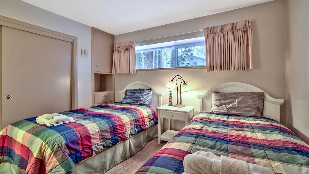 Altomare's Bavarian Ge 1148ha 3 Bedroom Condo