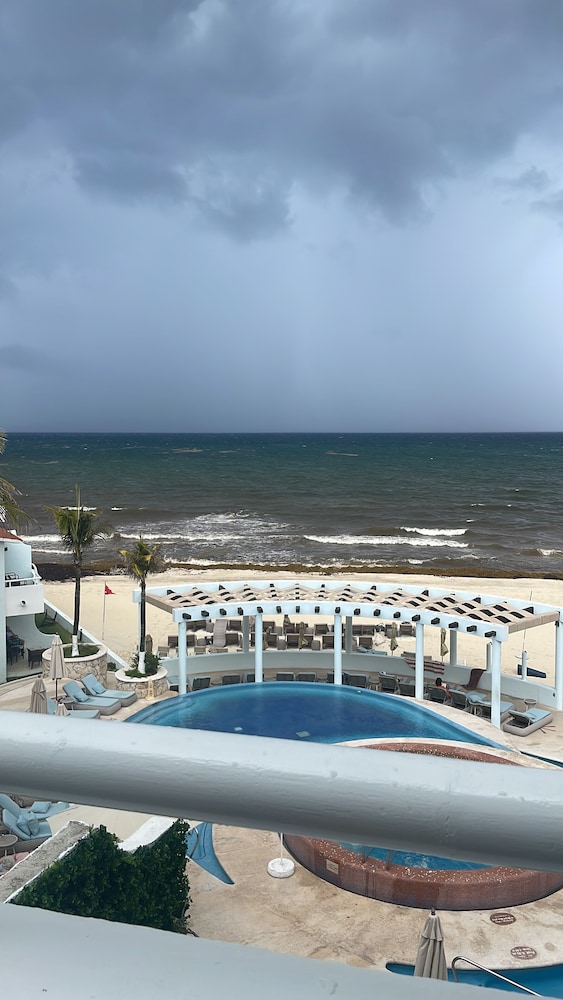 Beach front-Ocean View Studio -Hotel Sunset Fishermen condo 344/C