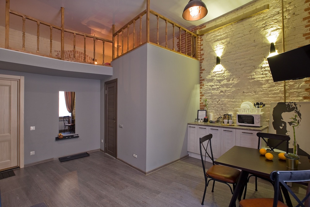 Apartment at the Red Bridge
