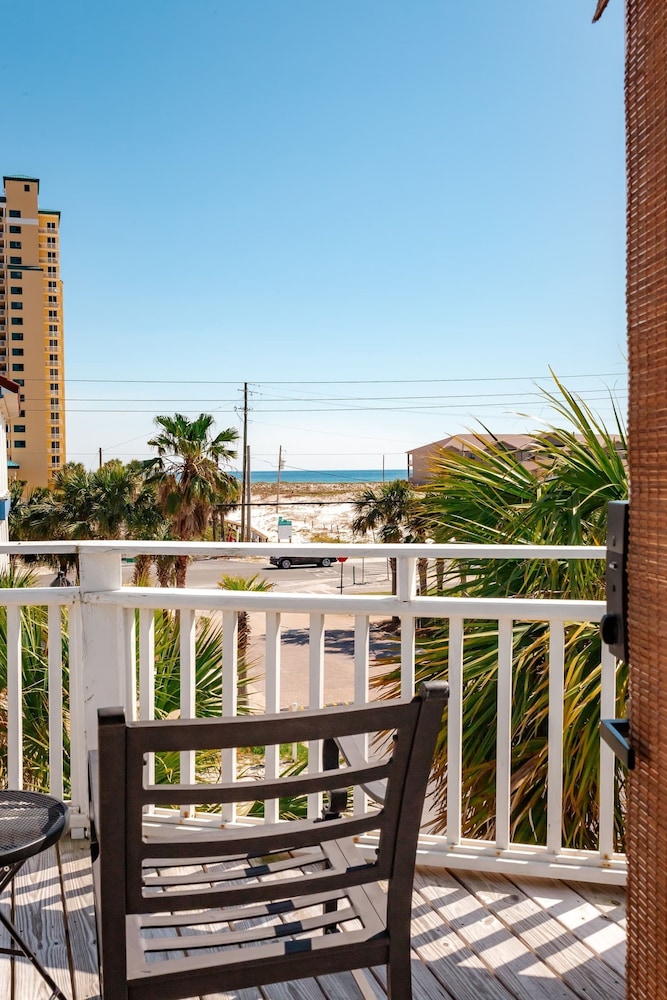 Days Like This -spacious Home Steps From the Beach