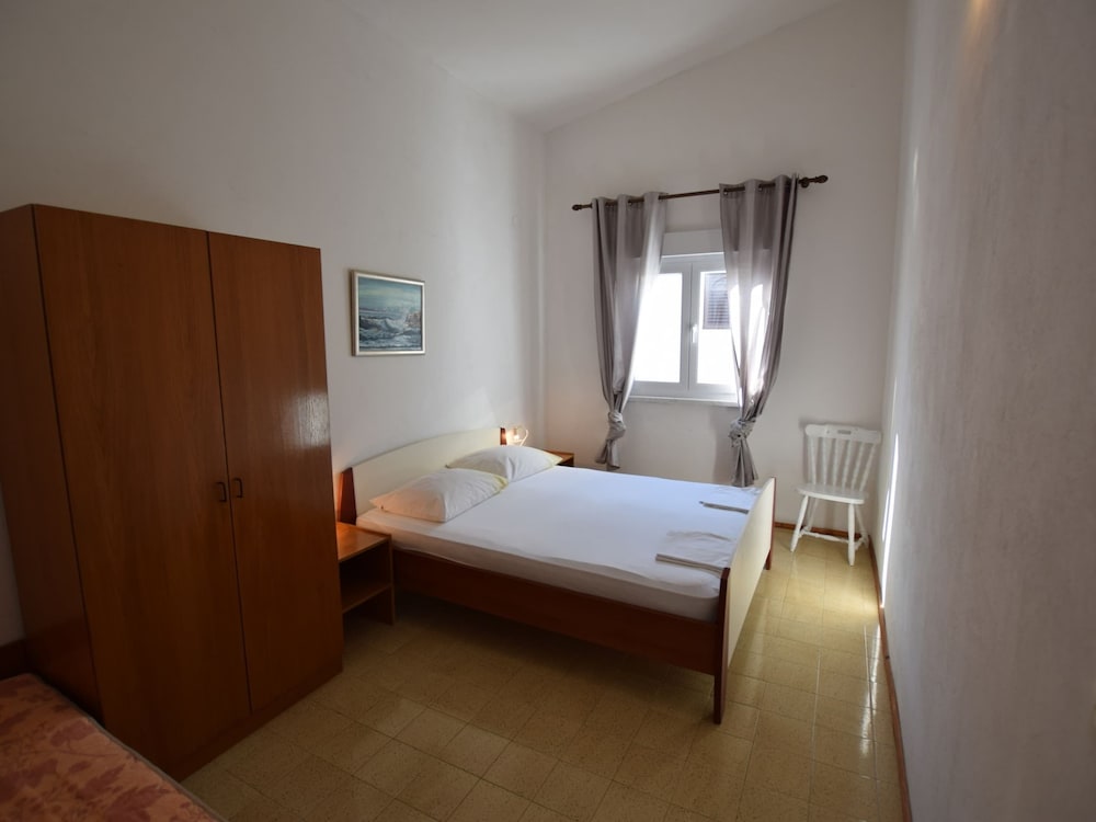 Comfortable Apartment With Balcony and Outdoor Kitchen view 4