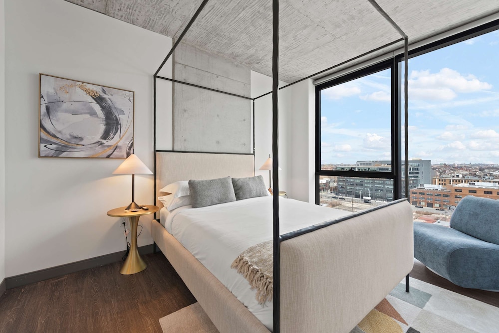 Design Views in Fulton Market The Frame
