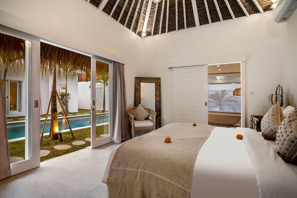 Villa Cyma by Alfred in Bali - New Peaceful 5 BR Villa in the Heart of Seminyak