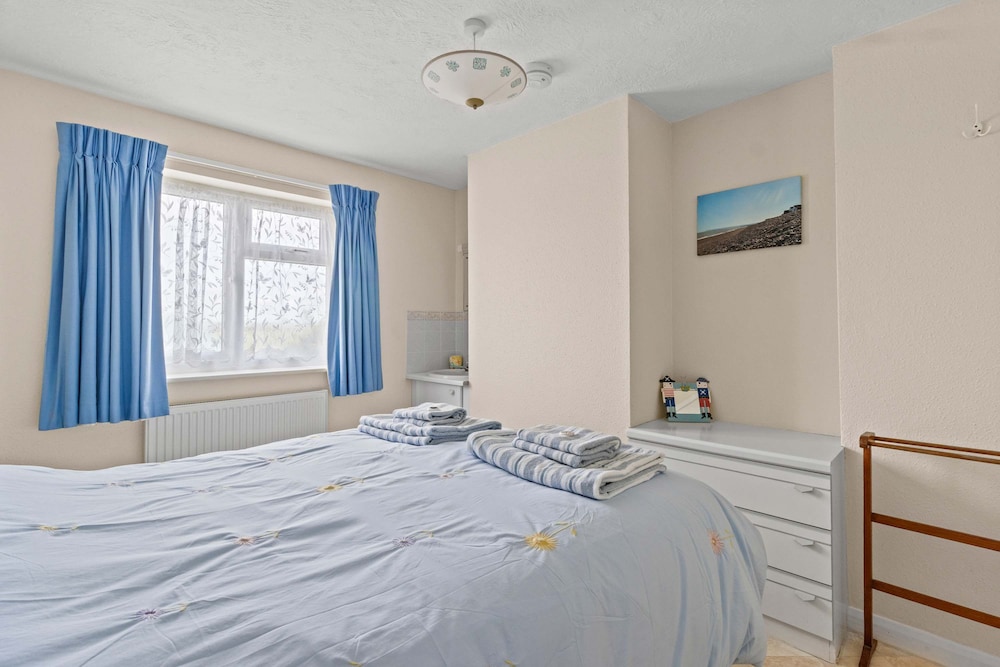 The Coastal Crab - Family-friendly Three-bed Beach House in Pevensey