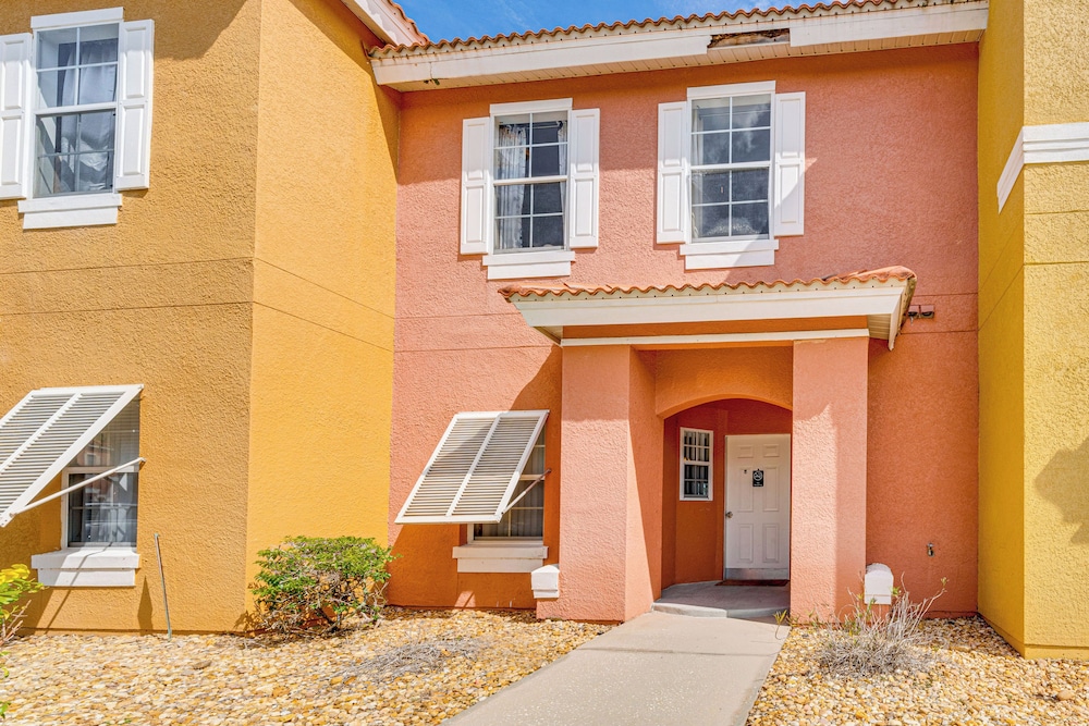 Townhouse in Lake Berkley Resort! 5 Mi to Old Town