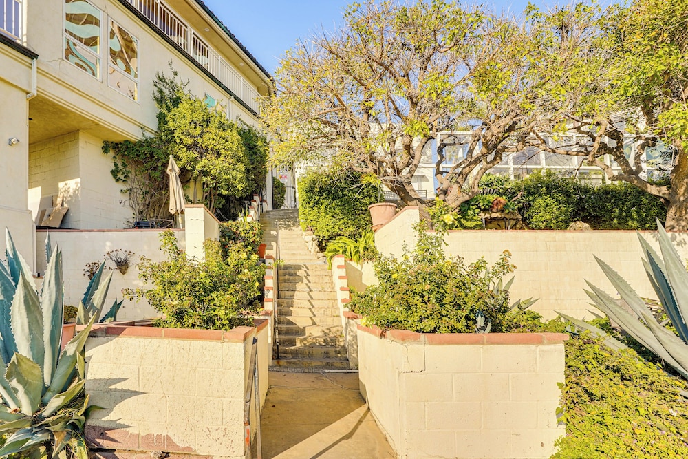 Beachfront Living in Long Beach: 2,500 Sq Ft Condo