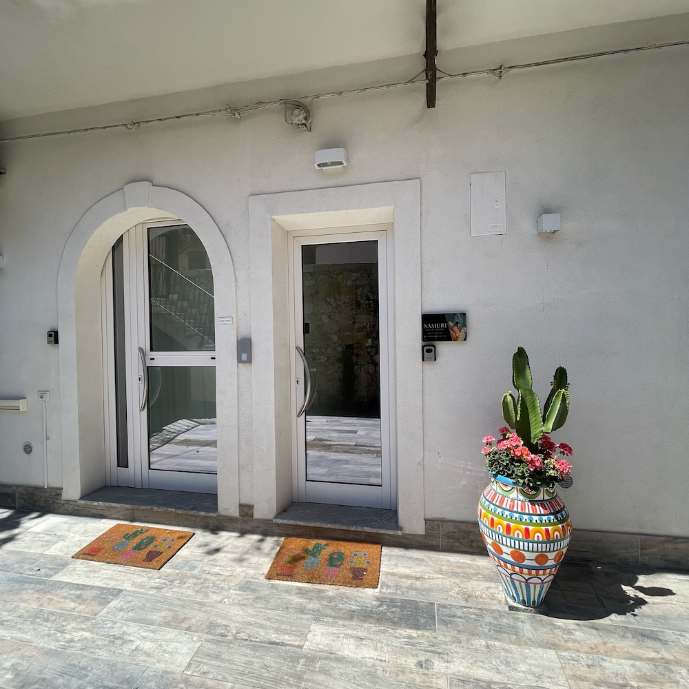 Namuri Luxury Rooms
