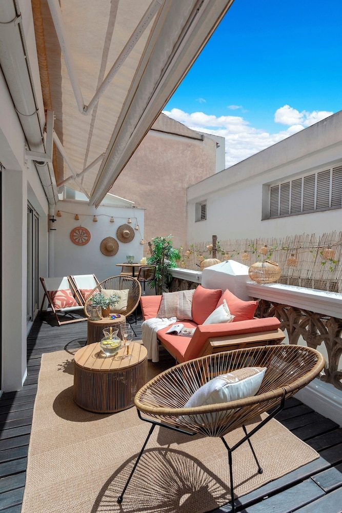 Stylish Penthouse Private Terrace Plaza Mitjana