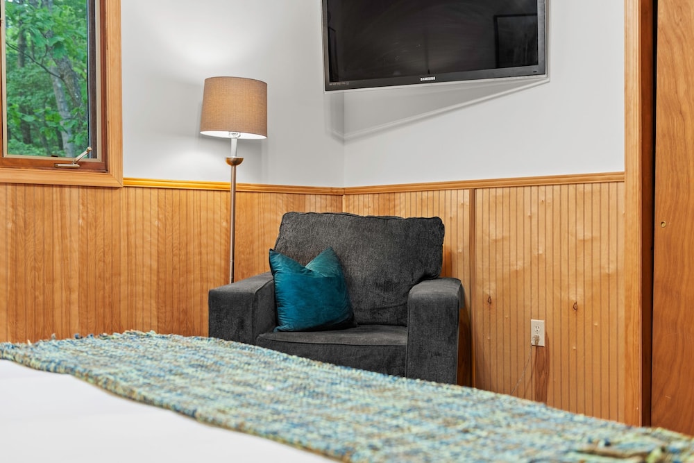 Summit Shores by Avantstay Hot Tub Firepit Game Room