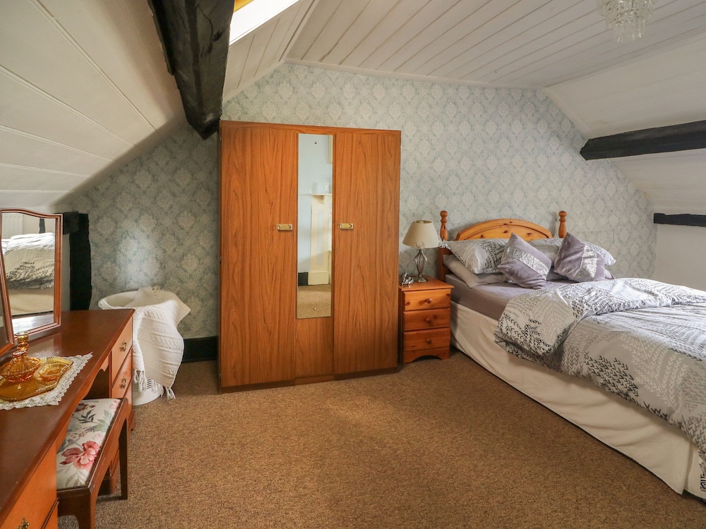 Caerau Farm House