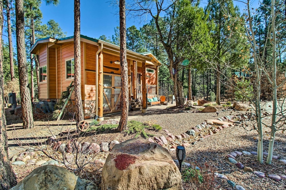 Near Hiking: Cabin w/ Deck & Grill in Show Low view 2
