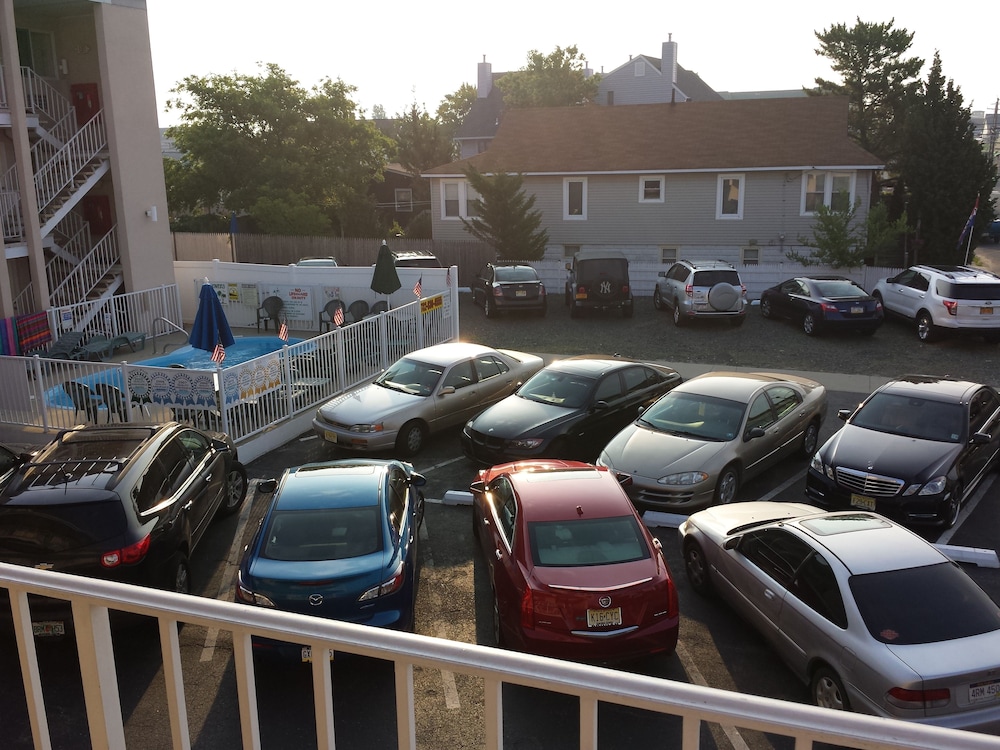 Bay Breeze Motel
